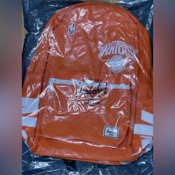 NWT Officially Licensed New York Knicks Herschel Supply Co. Backpack - Picture 5 of 5